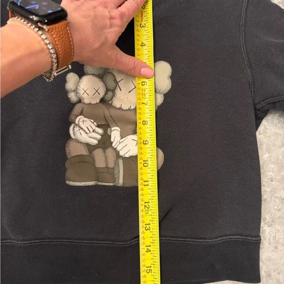 KAWS Kids Black Crewneck Sweatshirt Size 7–10 - Picture 6 of 6